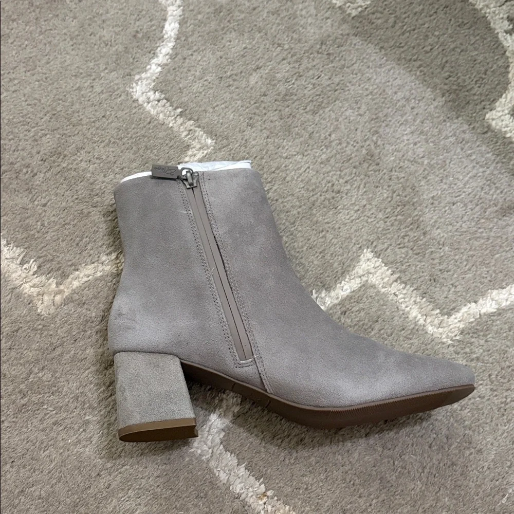 Aqua College gray suede ECHO fallen rocks waterproof ankle heeled boots Size 7.5
